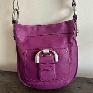 B. Makowsky Magenta Leather Crossbody Bag